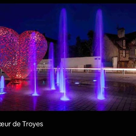 Superbe T2 De Caractere Au Centre Classe 3 Etoiles Troyes Kültér fotó