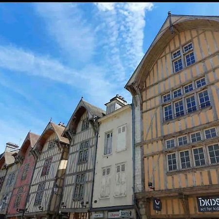 Superbe T2 De Caractere Au Centre Classe 3 Etoiles Troyes Kültér fotó