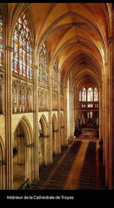 Superbe T2 De Caractere Au Centre Classe 3 Etoiles Troyes Kültér fotó